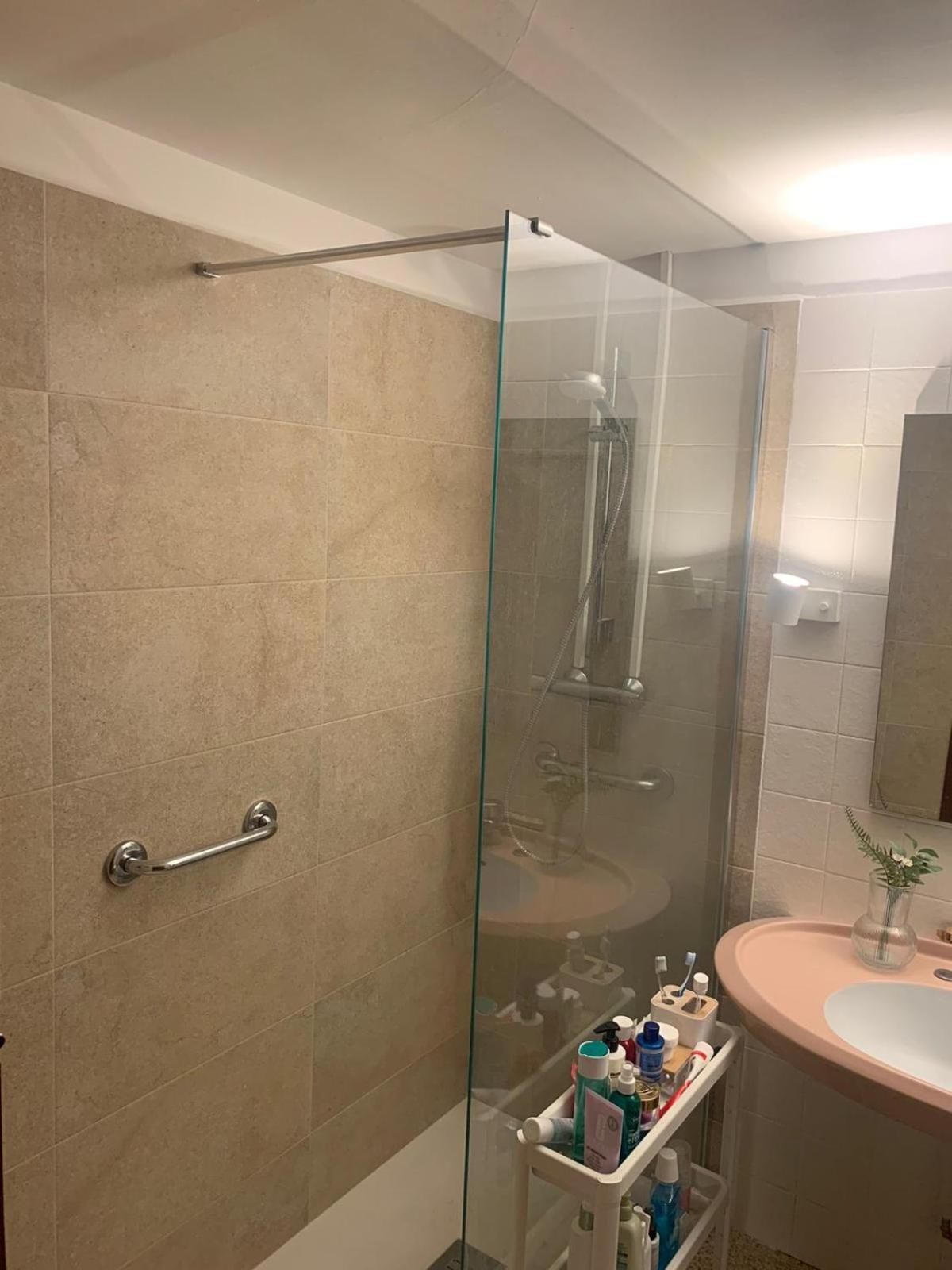 Hostel Privada En Piso Compartido Lepanto
