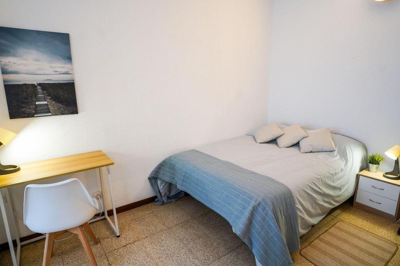 Hostel Privada En Piso Compartido Lepanto Barcelona